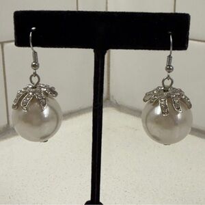 VINTAGE FAUX PEARL and RHINESTONE DANGLE EARRINGS